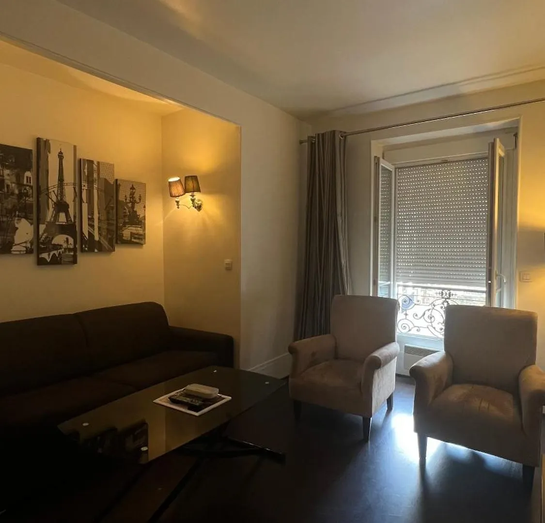 Luxe Near Champs Elysees Apartment